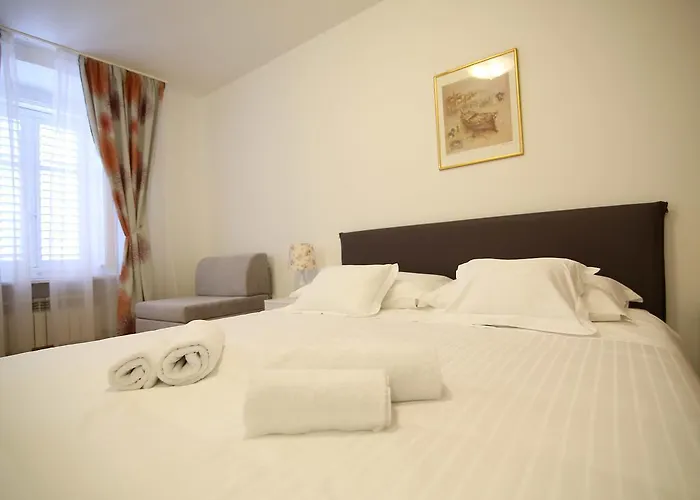 アパート A&g ザダル